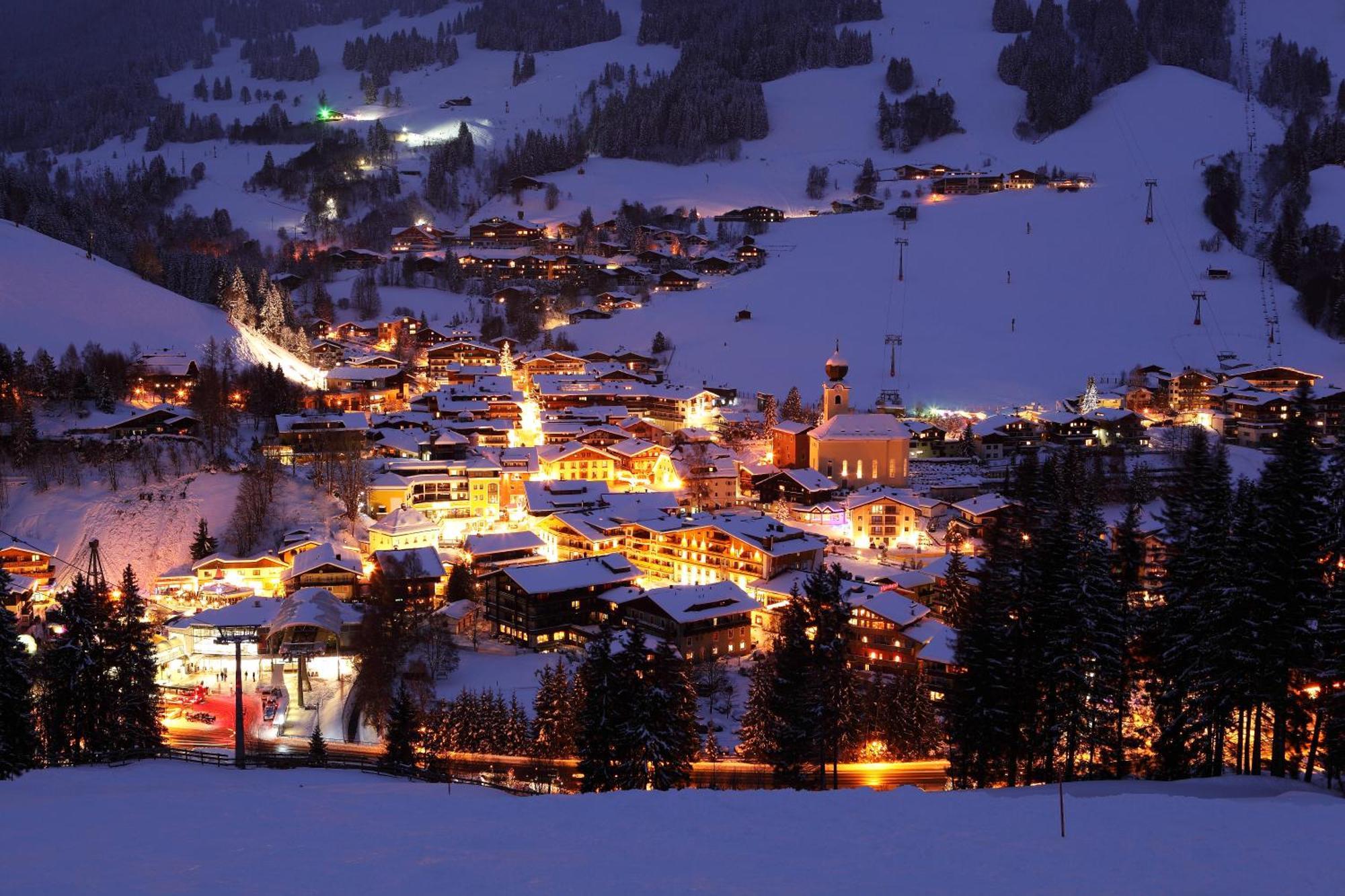 Alm Seasons Premium Chalet & Studios Saalbach-Hinterglemm Exterior photo
